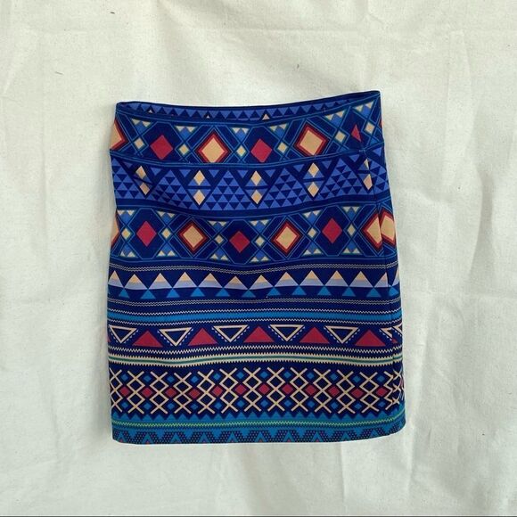 Forever 21 mini southwest Aztec design stretch mini small - Picture 2 of 7